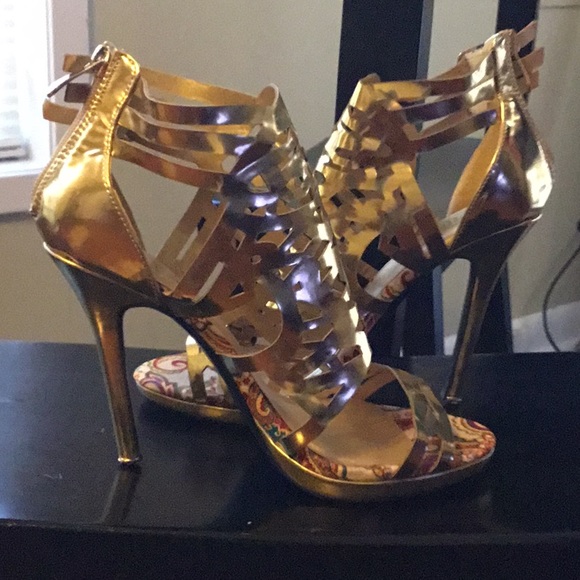 Heels - Picture 1 of 4